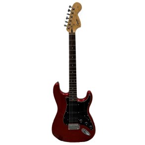 (BRUGT) Squier Affinity Stratocaster HSS Candy Apple Red